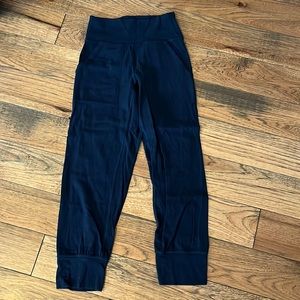 size 0 lululemon joggers crop 23”